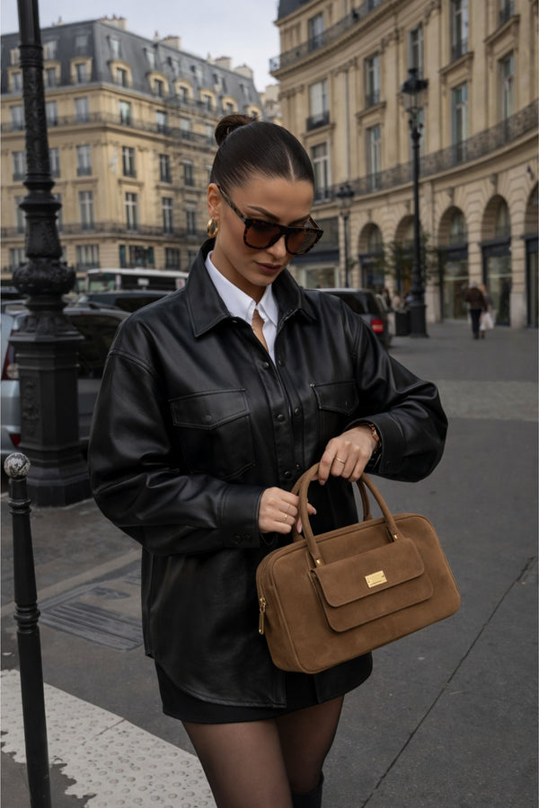Camisa de couro feminina marrom oversized — Modern Leather Shirt Náurea