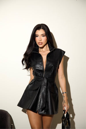 VESTIDO DE COURO COM ZÍPER E BOLSOS — URBAN SAFARI