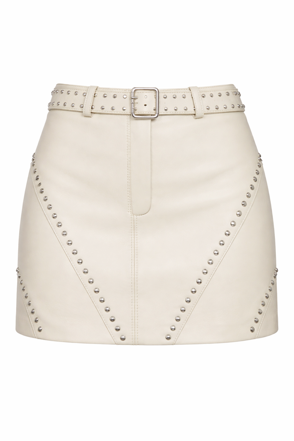 Saia de couro PU feminina curta off white com tachas e cinto — Bold Edge Náurea
