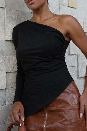 Blusa feminina um ombro só manga longa segunda pele preto — Asymmetry Náurea