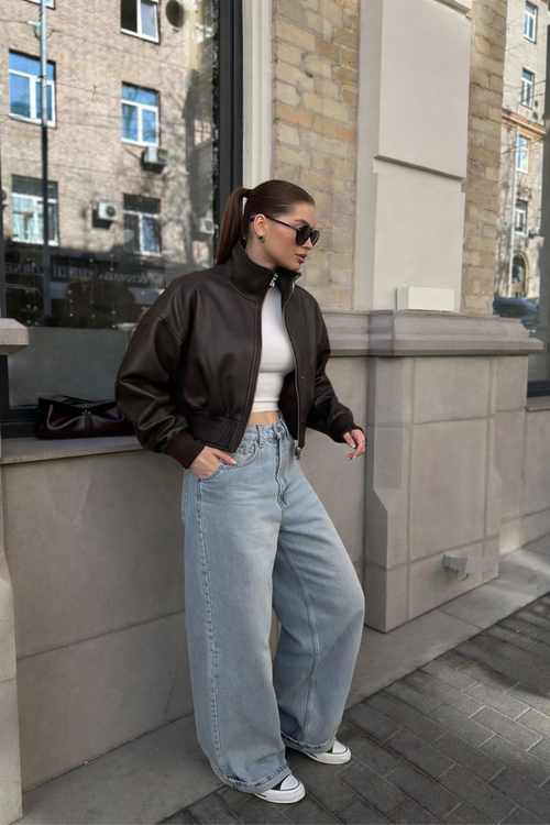 Jaqueta de couro feminina curta estilo bomber marrom — Urban Street Náurea