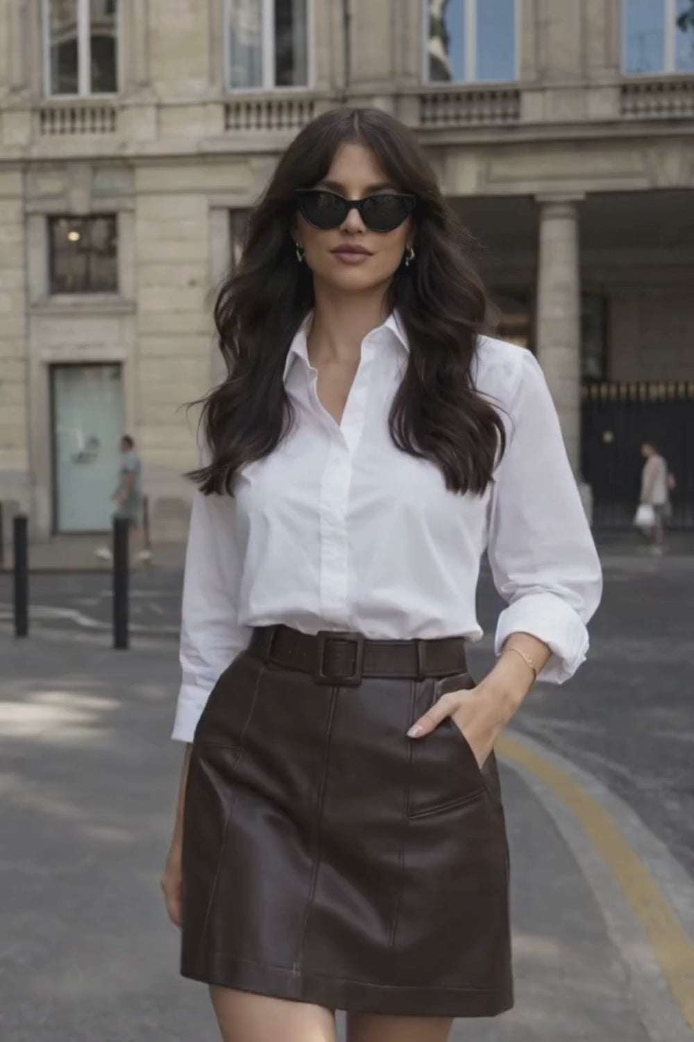 Saia de couro PU feminina curta marrom com cinto — Urban Edge Náurea