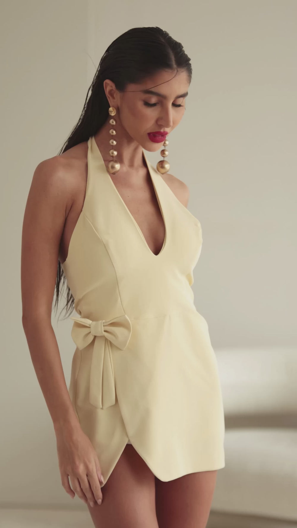 Vestido Curto Transpassado Amarelo Feminino — Soft Charm — Náurea Collection