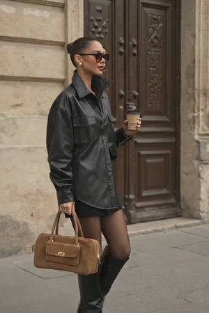 Camisa de couro feminina preta oversized — Modern Leather Shirt Náurea